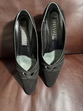 Prevata Black Suede Pointed Toe Knot-Detail Pumps